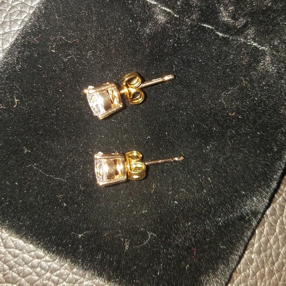 14k yellow gold 2ct sapphire stud earrings - Picture 3 of 4